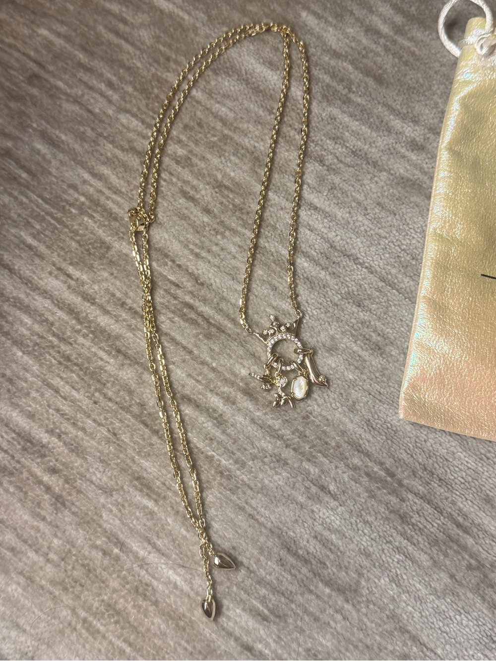 Disney | Kendra Scott Princess Gold Charm Pendant Necklace Gold White Mix - Picture 3 of 4